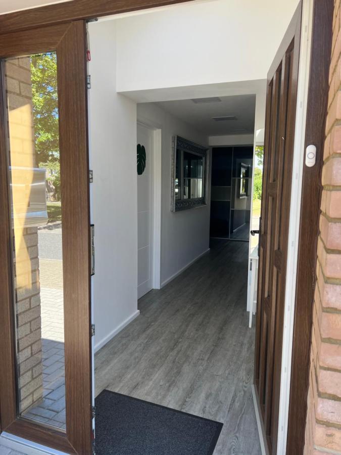 Studio In Private House Near Central Milton Keynes Appartement Buitenkant foto